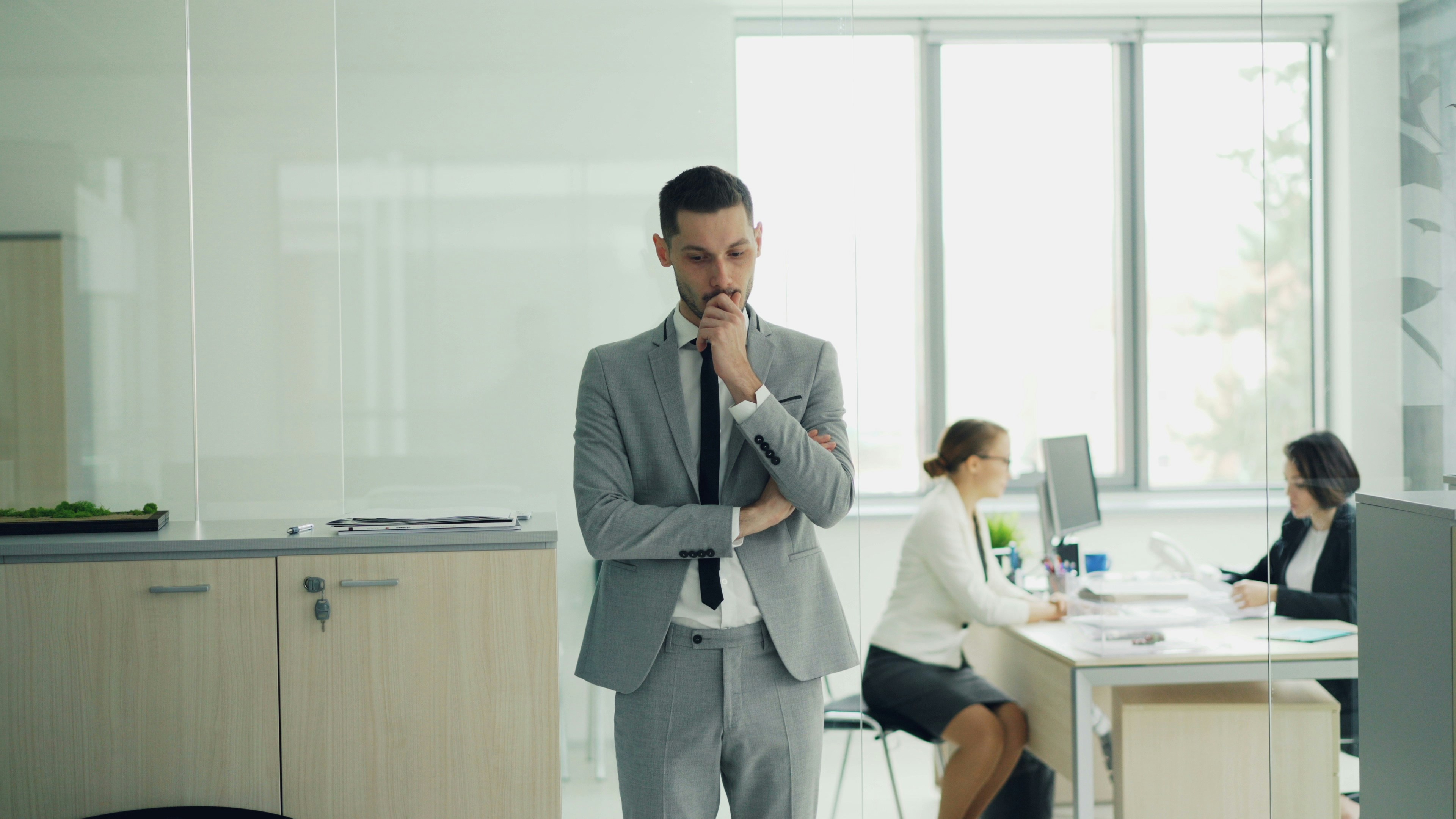 Fintechs vs. Bancos: Transferencias internacionales para empresas